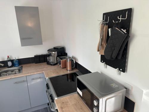 Cocina, Cosy Stay In Birmingham by Villazu in Smethwick