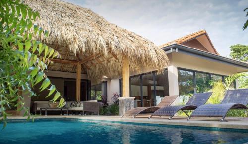 Casa Oceana-8 BR Luxury Home, Breakfast Included!