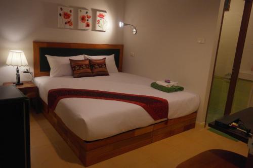 Superior Double Room (No Window) image 1