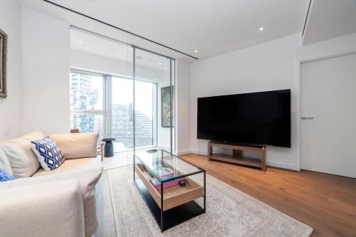 Exceptional 2BDR 2BTR Flat near Battersea Power st, London