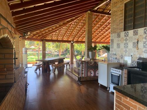 Rancho a beira rio 2-bedroom cottage in Buritama
