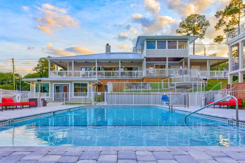 Seven Hills Suites