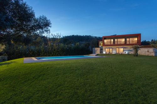 5 bedrooms, 6 beds