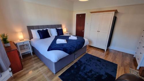 Brynland Apartment by Cliftonvalley Apartments in Bishopston