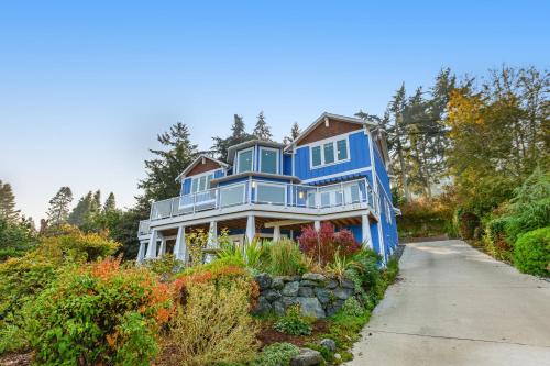 The Luxe Lookout - Coupeville