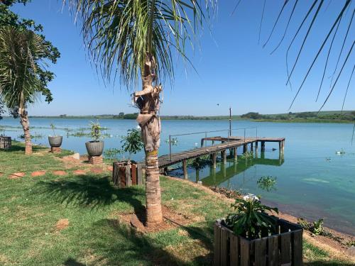 Rancho a beira rio 2-bedroom cottage in Buritama