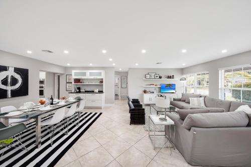Comfortable 4 Bedroom House With Pool By Pmi in Fort Lauderdale, USA