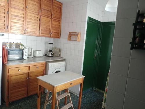 Iekārtas, Derroñadas . Casa con enorme jardín y tenis. (Derronadas . Casa con enorme jardin y tenis.) in El Royo