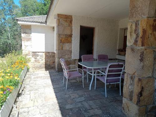 Viesnīcas āriene, Derroñadas . Casa con enorme jardín y tenis. (Derronadas . Casa con enorme jardin y tenis.) in El Royo