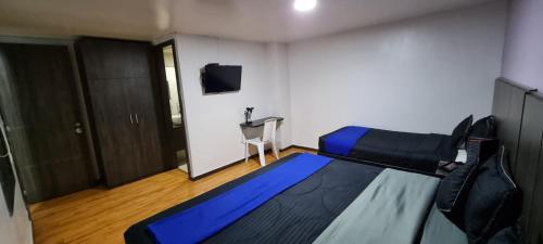 Space Blue Bogota - image 3