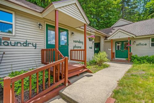 Cozy Condo by Tripp Lake