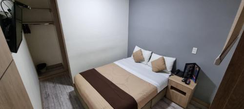 Single Room image 4
