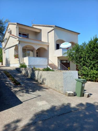  Apartments by the sea Tkon, Pasman - 5840 in Tkon