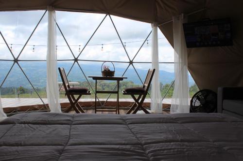 Las Colinas Glamping