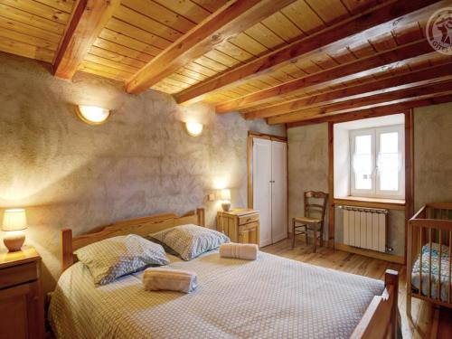 Gîte chaleureux dans parc naturel avec animaux admis et confort moderne - FR-1-496-28 (Gite chaleureux dans parc naturel avec animaux admis et confort moderne - FR-1-496-28) in Saint-Bonnet-le-Courreau
