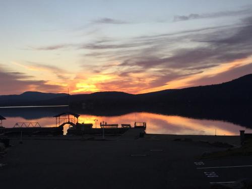 Condo Lac Archambault 305 in Saint Donat (QC)