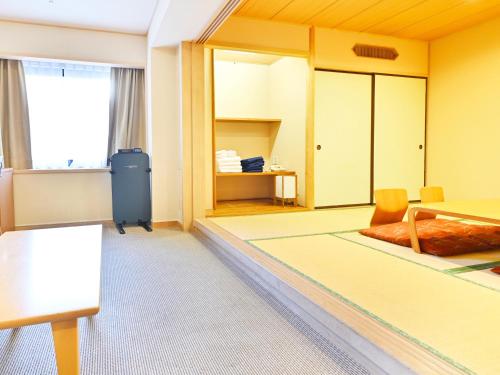 Japanese-Style Room