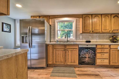 Centrally Located Mount Pleasant Retreat! in Mount Pleasant, USA