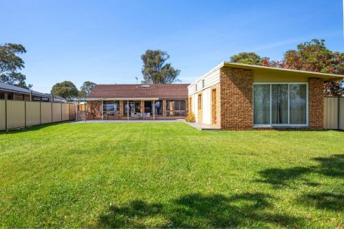 Enchante` - Pet Friendly - Absolute Waterfront - Fireplace in Jervis Bay