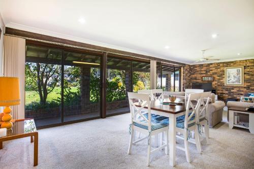 Enchante` - Pet Friendly - Absolute Waterfront - Fireplace in Jervis Bay