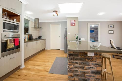 Enchante` - Pet Friendly - Absolute Waterfront - Fireplace in Jervis Bay