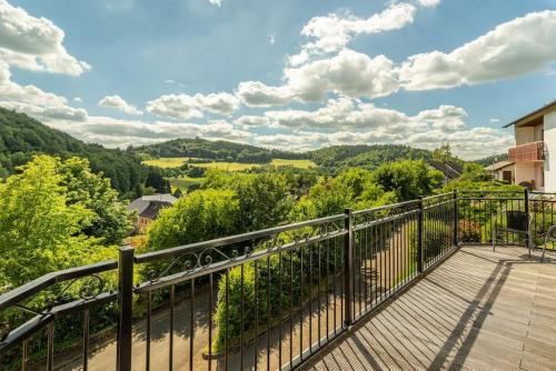 Balkons/terase, Spacious Home Sauna Hot Tub Pool Patio BBQ in Hohenfels-Essingen