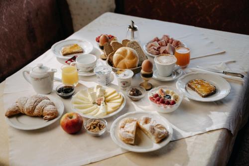 Hotel Pradell - image 11