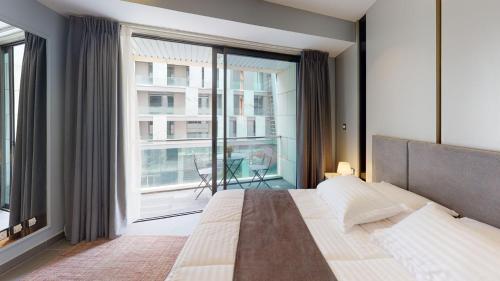 One-Bedroom Apartment image 4