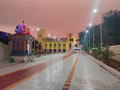 ทัศนียภาพภายนอกโรงแรม, SRI VIJAY BALAJI MAHAL AC in ตรีรุวันมาลัย