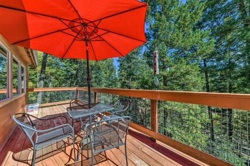 Cloudcroft Cabin with Deck Less Than 2 Mi to Downtown!