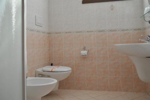 Bathroom, Hotel Marco Effe in Mestrino