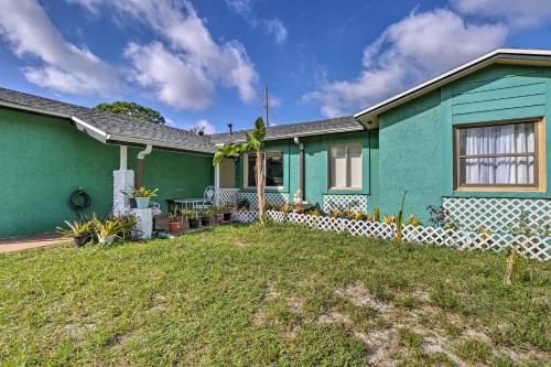 ~ 9 Mi to Universal: Orlando Retreat w/ Sun Porch! in Orlando West