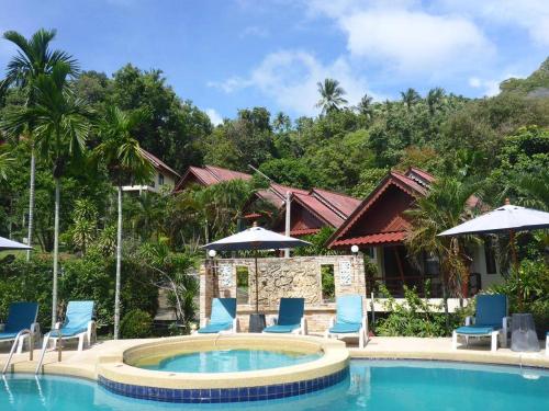 room detail thumbnail 2