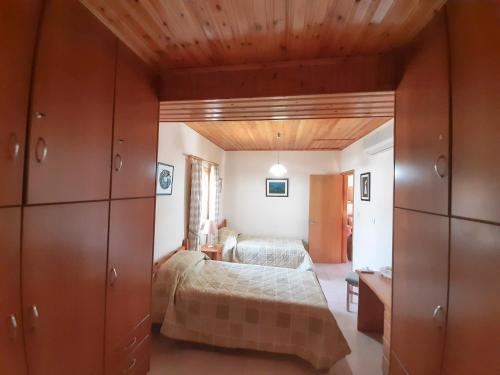 Kellaki Cottage - 2 bedroom with pool, sleeps 6