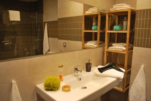 Sevilla Central Suites Apartamentos Puerta Jerez - image 5