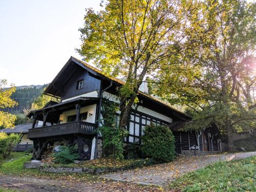  Gemütliche Blockhütte 1 Hektar & 300 m² Garten, Pension in Brettl