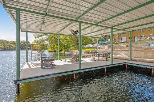 Green River Lodge - Lake LBJ in Buchanan Dam