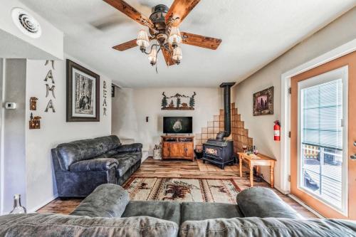 Mama Bear's Den 2 Bedrooms Sleeps 6 Wood Stove Gas Grill WiFi - image 10