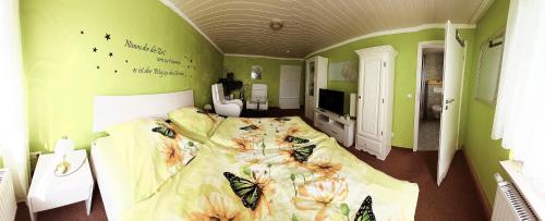 1 queen bed