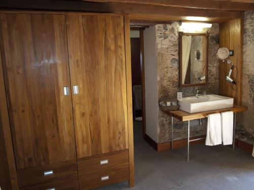 Double or Twin Room image 10
