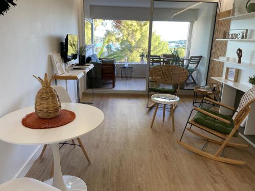 Charme & Calme-TAMARIS- Studio Vue mer - Piscine - Le Petit Olivier sur Mer, La Seyne-sur-Mer (Foto 4)