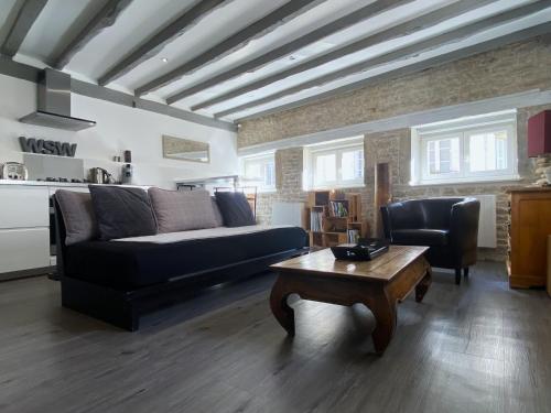 Wood Stone and Wine - Apartment - Beaune