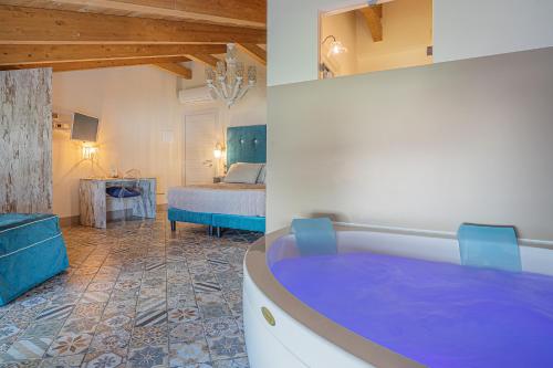 Queen Room with Spa Bath