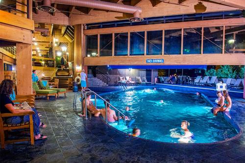Swimming pool, Slope Side Ski In Ski Out at Beaver Run Resort in Breckenridge (CO)