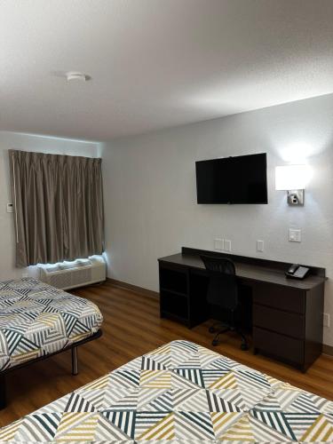 2 queen beds