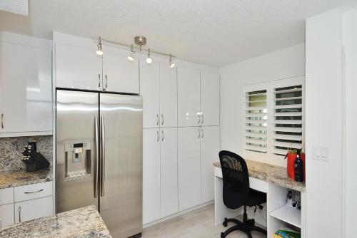 Land's End #403 building 6 - Beach Front - image 11