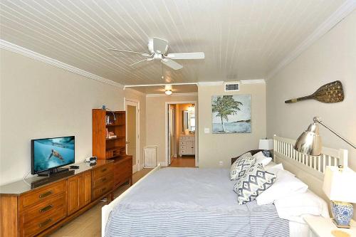 Lands End 8-403 Beach Front - Premier in St Pete Beach, USA