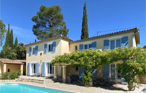 Lovely Home In Entrecasteaux With Outdoor Swimming Pool