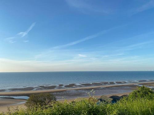 Picture of Lovely 1 Bed Flat 200 Metres From Beach