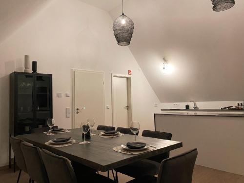 OASIS: Close to Munich - 4 Bedrooms - Kitchen - Apartment - Dachau